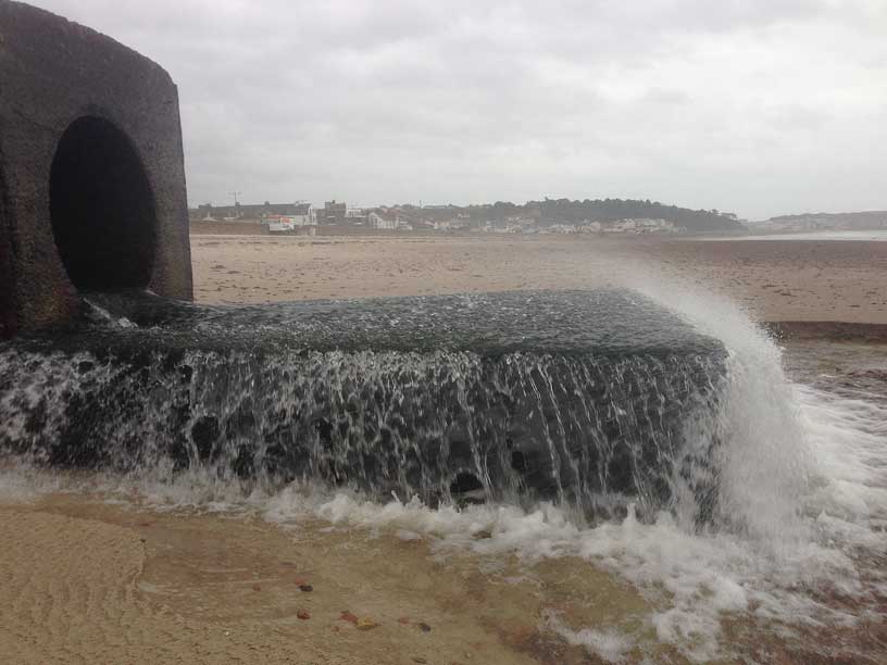 wateroutlet-St-Aubins-storm-231213